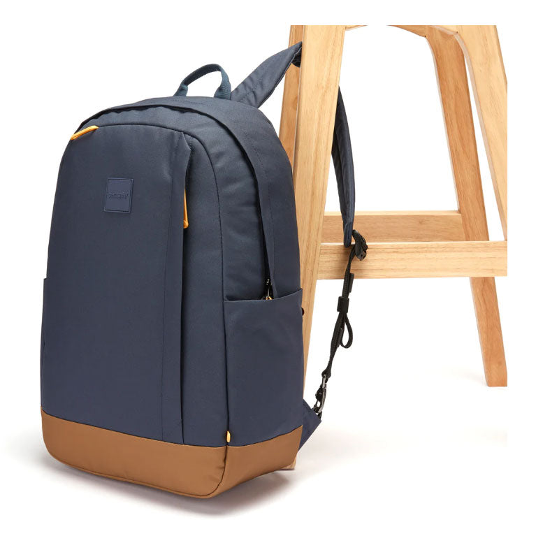 Anti -theft backpack Pacsafe Go 25L